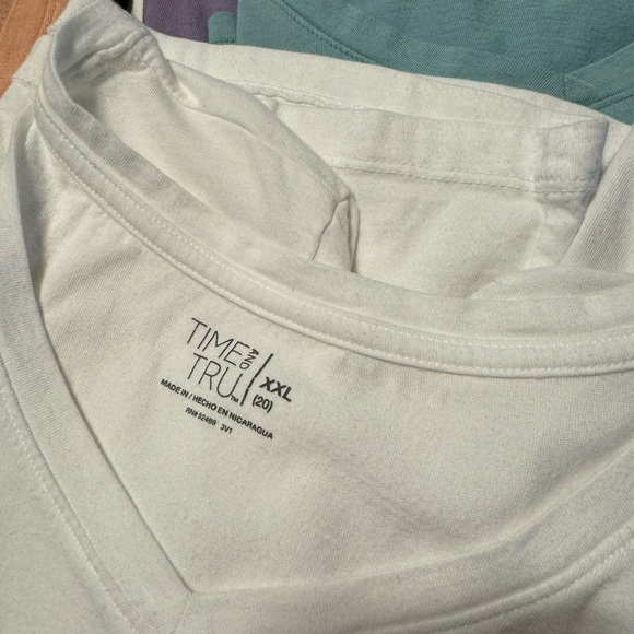 T-shirts Bundle (5) - Picture 2 of 3